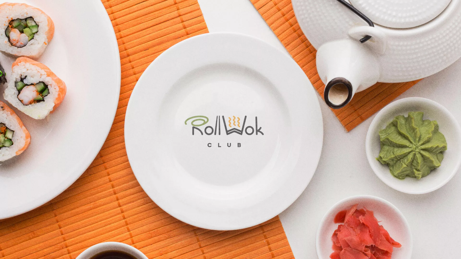 Разработка логотипа и фирменного стиля суши-бара «Roll Wok Club» в Реутове
